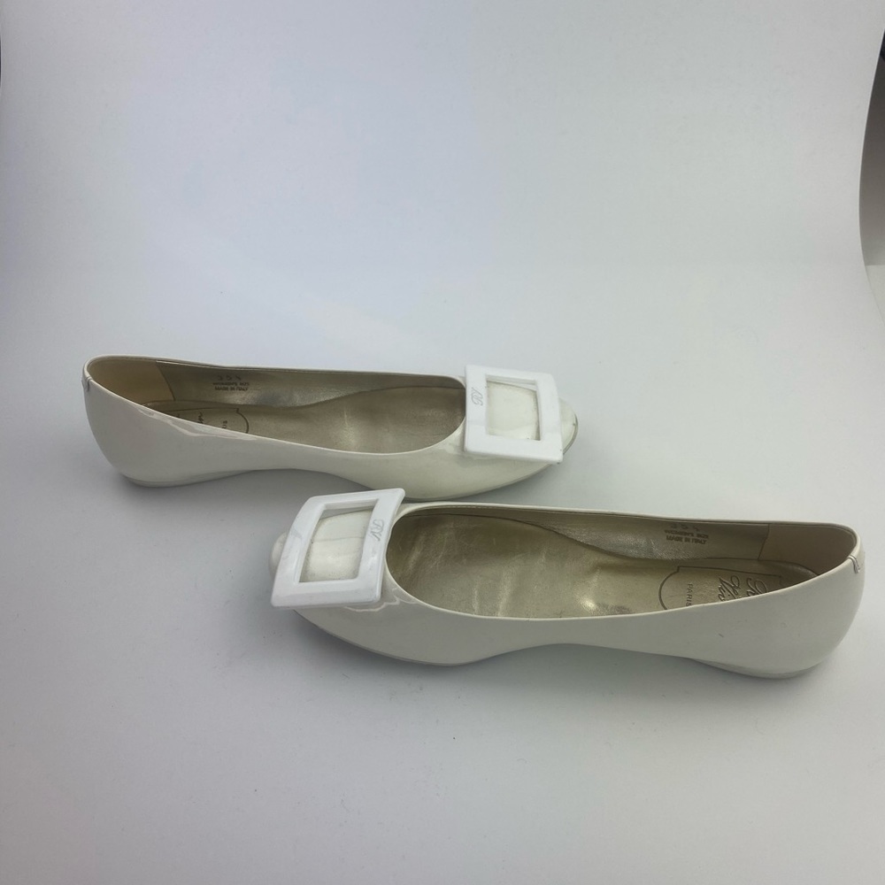 Roger Vivier Gommette White Patent Leather Flats